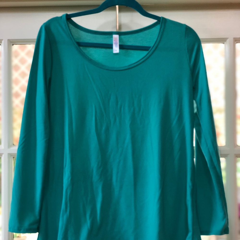 Lularoe Lynnae Shirt